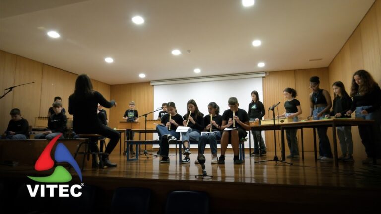 Escola Angra do Heroísmo: Transformando a Educação Local