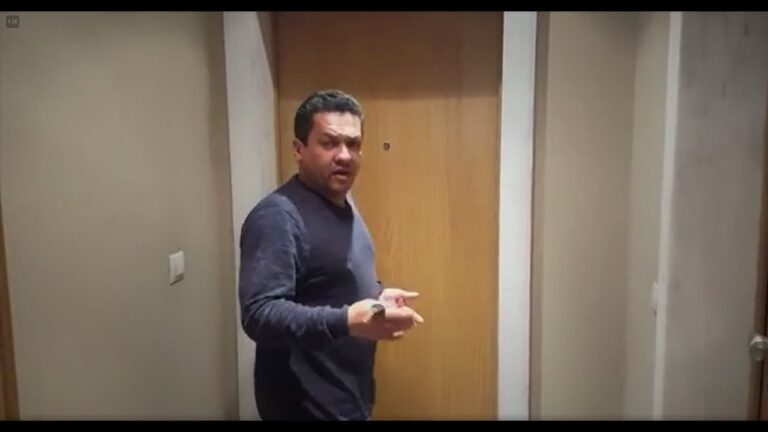Como Abrir uma Porta com Chave por Dentro