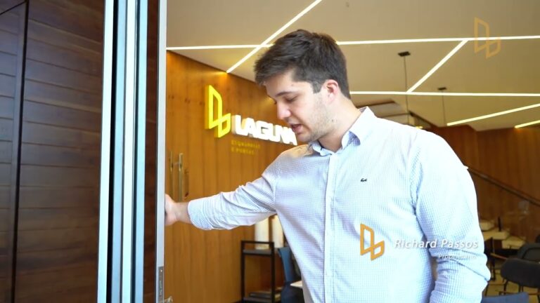 Portas Até ao Teto: Estilo e Funcionalidade em Ambientes Modernos